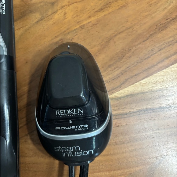 Redken & Rowenta Salon Steam Infusion flat iron - Picture 3 of 13